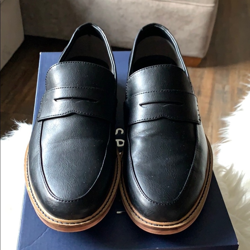 Men’s black seven 91 size 8 leather shoes